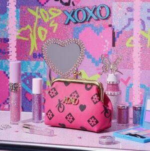 XOXO Y2K Logo Kiss Lock Coin Purse Pink Black Fuchsia